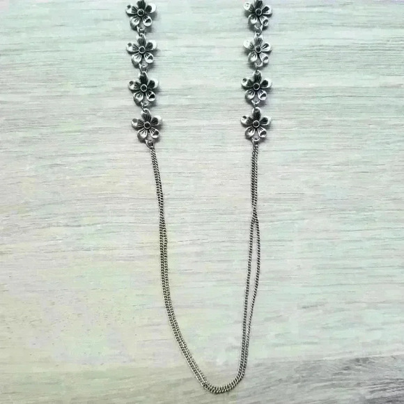 Floral Details Womens Costume Jewelry Necklace w/ Earrings Matching Set - Picture 6 of 10